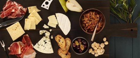 cheese-tray, holiday, board, crackers, event, party. eventandpartyideas.com